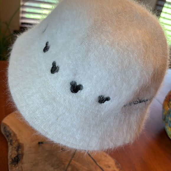 NEW Walt Disney World White Rabbit Fur Blend Mickey Mouse Bucket Hat - Adult - Picture 2 of 9